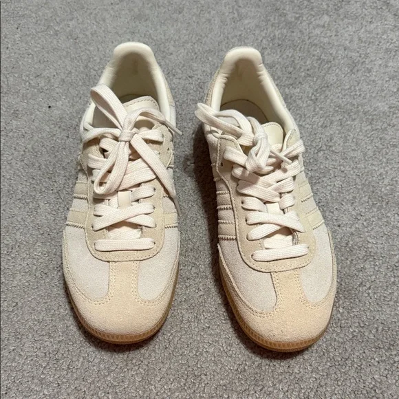 Adidas Cream and Tan Sambas - Picture 3 of 7